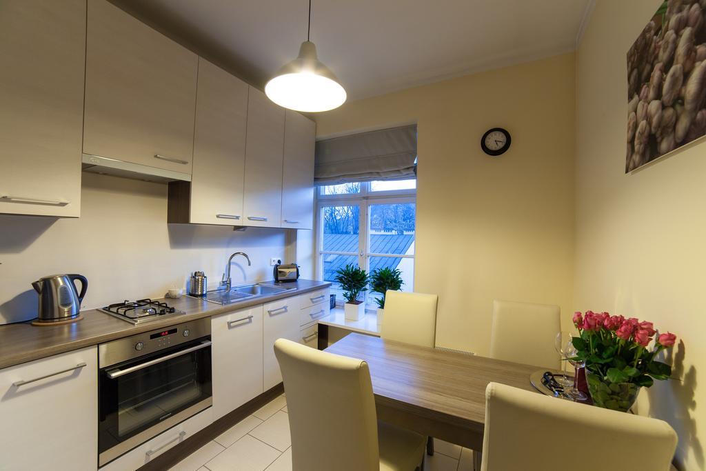 Place 4 Apartment