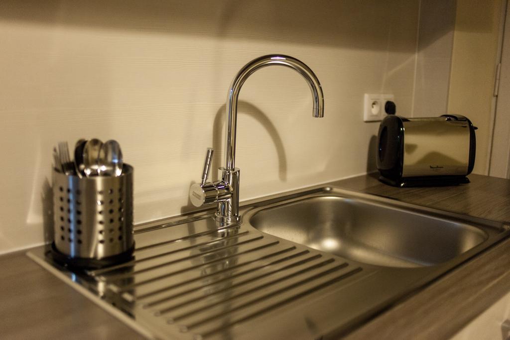 Place 4 Apartment *