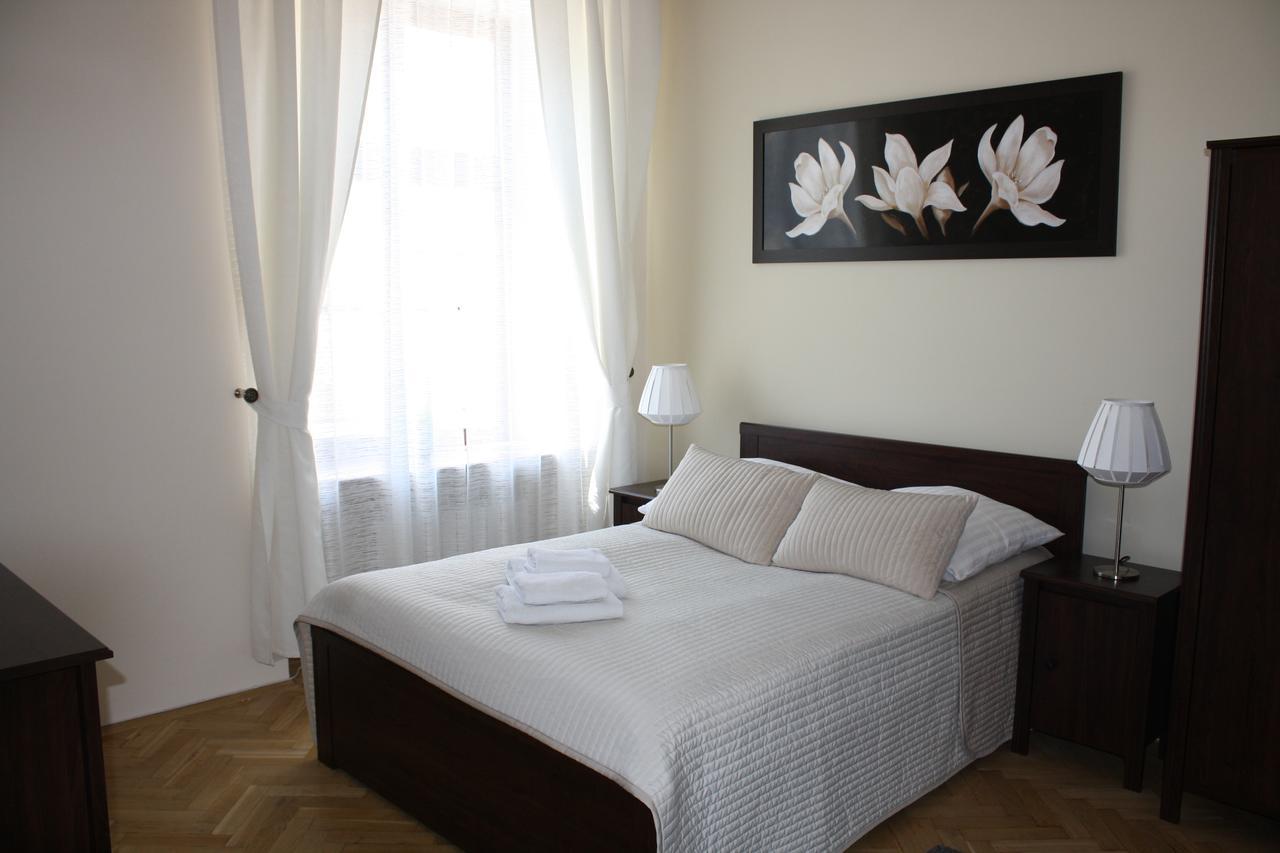 Apartment Place 4